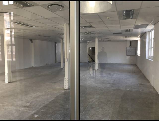 1,538M² OFFICE TO LET IN GARDENS